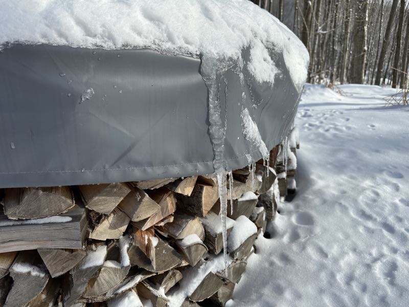 Devriez-vous utiliser une housse pour votre bois de chauffage?